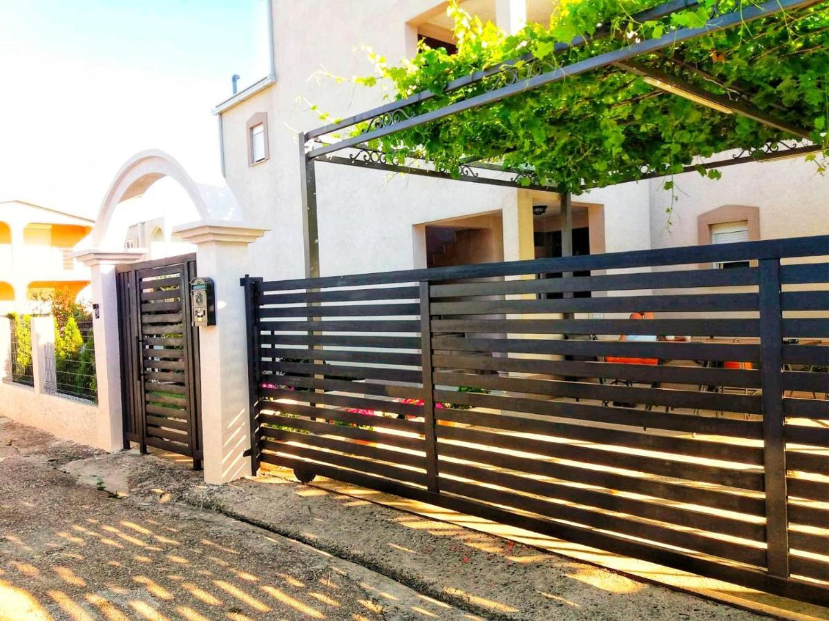 Apartament Oassis Bar Zewnętrze zdjęcie