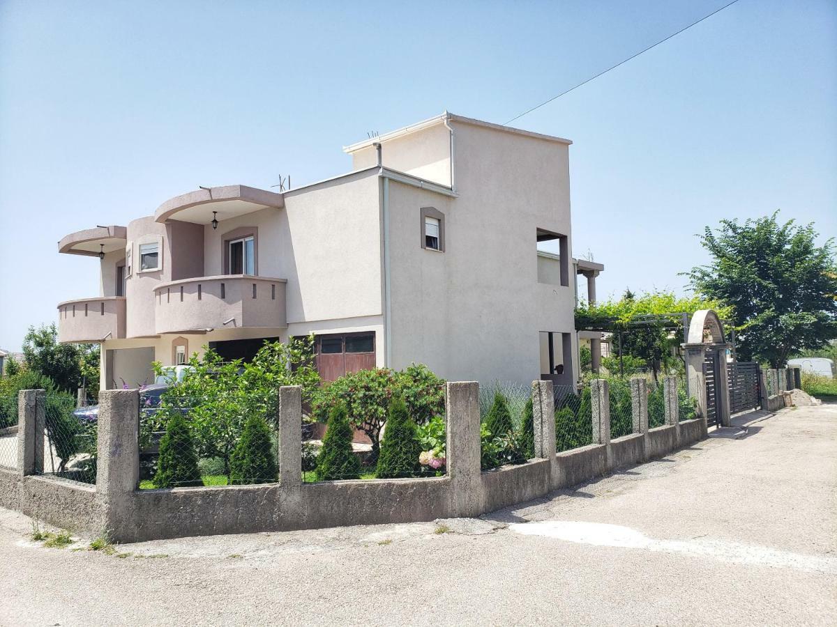 Apartament Oassis Bar Zewnętrze zdjęcie